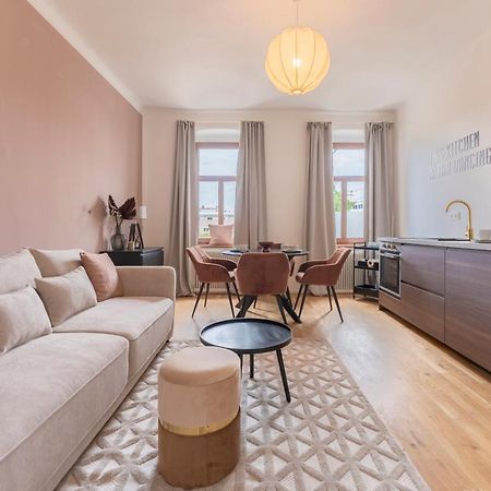 City Lounge Appartement Am Hauptbahnhof Sankt Poelten Dış mekan fotoğraf