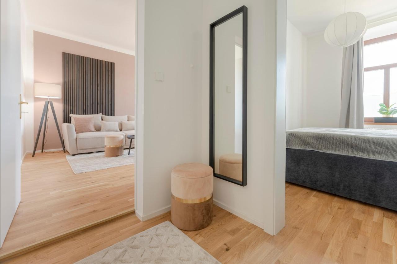 City Lounge Appartement Am Hauptbahnhof Sankt Poelten Dış mekan fotoğraf